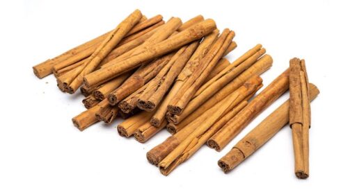 Can you grind cinnamon sticks in a blender?